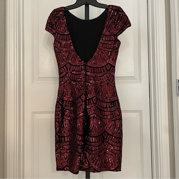 Dress The Population Tabitha Sequin Body-Con Dress, Burgundy/Black, Medium - Picture 2 of 4